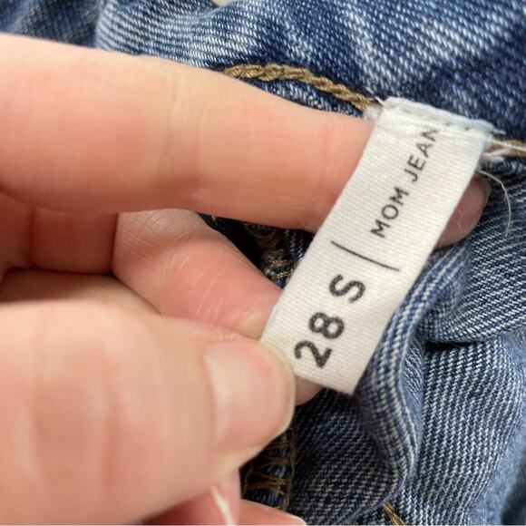 Pacsun Medium Wash High Rise Mom Jeans Womens 28 Short Distressed Blue Denim - Picture 6 of 12